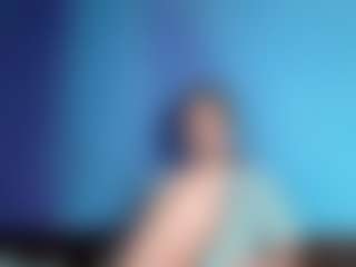 Live cam show with AlisMoona - Spanks on Camsoda