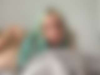 Live cam show with AlisMoona - School on madthumbs
