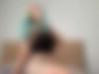Live-Cam-Show mit AlisMoona - Suck auf Camsoda