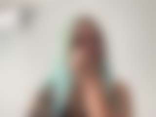 Live cam show with AlisMoona - Suck on WildCum