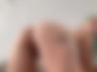 Live cam show with AlisMoona - Spanks on Cam Slut