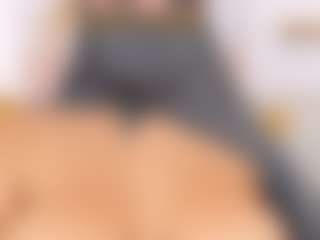 Live cam show with amila-hagdaa - Mature on friskycurves.com