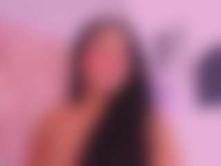 Live cam show with Emily Black - Raven Hair on Livezox