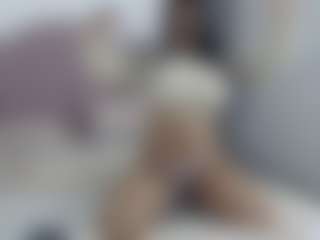 Live cam show with Jade-Zayn - Middle Aged on Camsoda Late Night