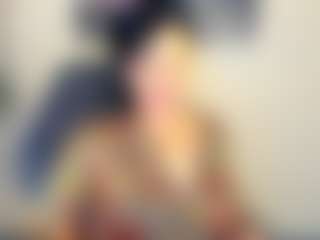 Live cam show with Sara - Boots on intimatelivegirls.com