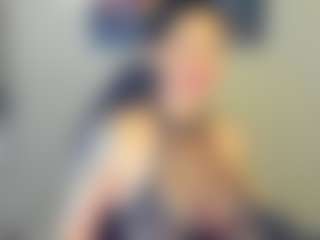 Live cam show with Sara - Average on Mixed Magazine Live