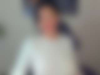 Sara MILF webcam performer live streaming