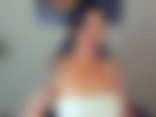 Live cam show with Sara - Brown Hair on TeamSkeetLive