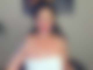 Live cam show with Sara - Brown Hair on SpankPalCams