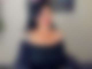 Live cam show with Sara - HD on TeamSkeetLive