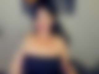 Live cam show with Sara - Mature on Camming Site