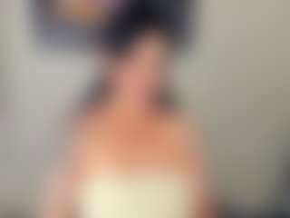 Live cam show with Sara - Bdsm MILF on Cam Slut