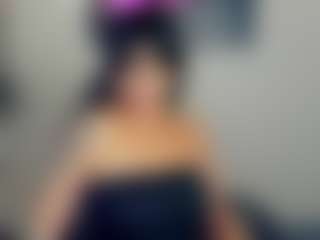 Live cam show with Sara - Spy Granny on Latina Girls