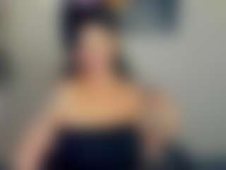 Live cam show with Sara - Living Room on sexylivex.com