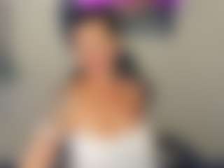 Live cam show with Sara - Granny MILF on Soda Cam