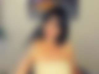 Live cam show with Sara - Living Room on liverealitysex.com