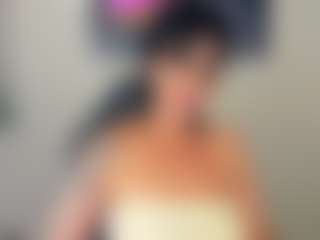 Live cam show with Sara - Granny Lovense on AdultVida.com