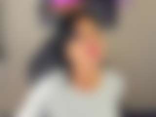 Sara MILF webcam performer live streaming
