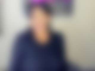 Live cam show with Sara - Public on Dolls Live
