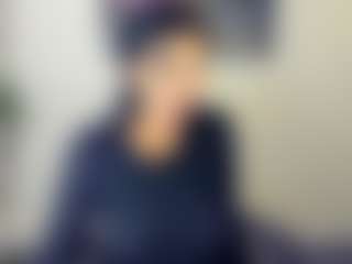 Sara MILF webcam performer live streaming
