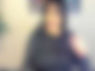 Live cam show with Sara - Public Brown Hair on Pornisteam.com