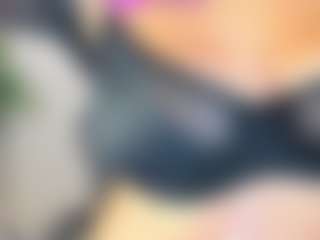 Sara MILF webcam performer live streaming