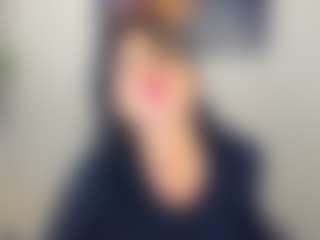 Sara MILF webcam performer live streaming