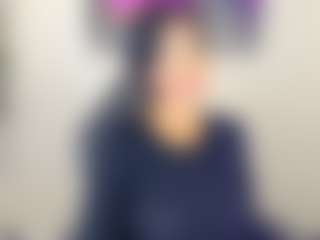Live cam show with Sara - Average on Milfs Live
