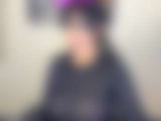 Sara MILF webcam performer live streaming