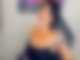 Live cam show with Sara - Amateur Brown Hair on Camsoda
