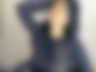 Sara MILF webcam performer live streaming