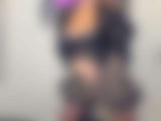Live cam show with Sara - Spy Granny on CamwithHer