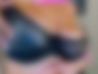 Sara MILF webcam performer live streaming