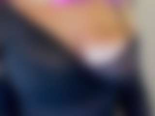 Live cam show with Sara - Green Eyes on StripNow