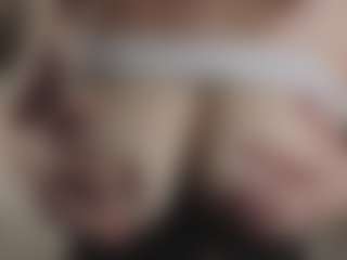 Live cam show with DessieKolesar - Fingering on TeamSkeetLive