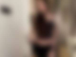 Live cam show with Amina - Ahegao on xxxlivecams.org