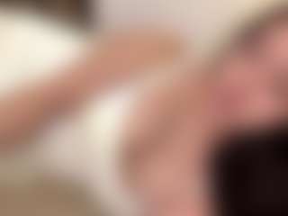 Live cam show with Amina - Control on Camsoda