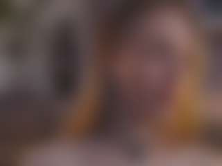 Live cam show with GwynHornsby - Tiny Tits on Camsoda