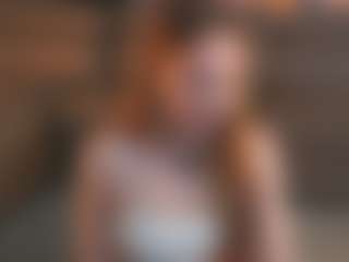 Live cam show with GwynHornsby - Moaning on Milfs Live