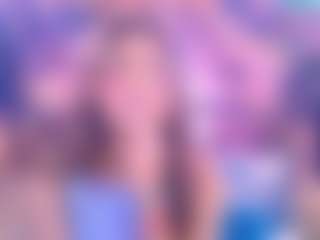 Live cam show with Deliah - Petite on dropp.cam