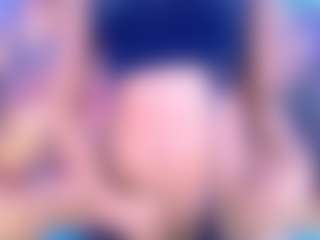 Live cam show with Deliah - Gagging on Camming Site