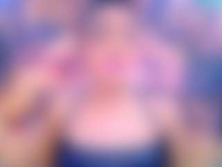 Live cam show with Deliah - Slender on Camming Site
