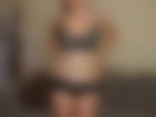 Live cam show with Lana - Cumslut on SinfulBabes