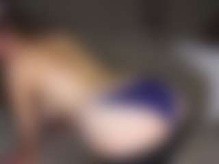 Live cam show with Lana - Cute on Gym Cam Girls