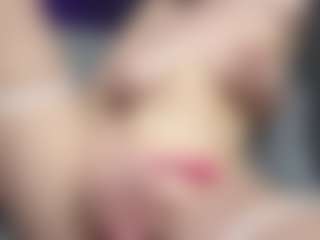 RachelBlinks MILF webcam performer live streaming