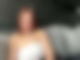 Live cam show with RachelBlinks - Mature on madthumbs
