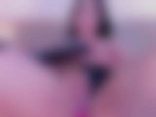 Live cam show with Alisson-Harperr - Handjob on CamClone