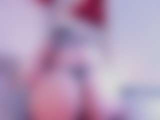 Live cam show with Alisson-Harperr - Brown Eyes Brown Hair on StripNow
