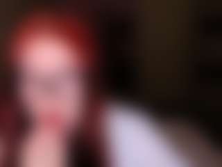 Live cam show with LaylaGlamm - Moaning on makecum.org