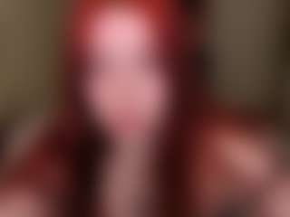 Live cam show with LaylaGlamm - Teasing on Camsoda